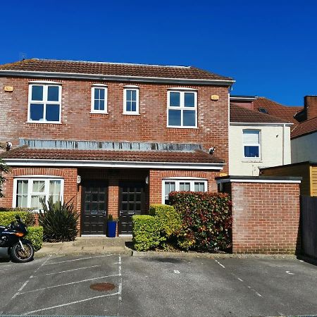 Poseidon Friends Apartment Bournemouth Bagian luar foto